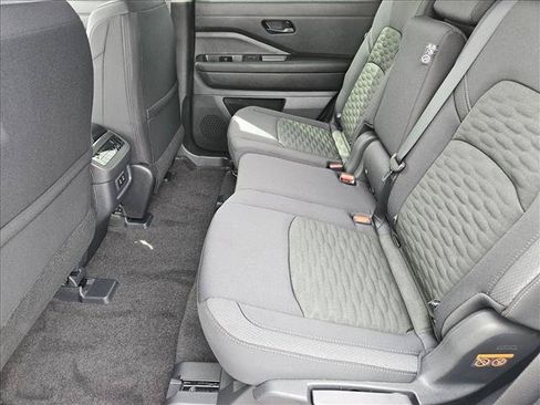 New 2026 Nissan Pathfinder SV w/ SV Premium Package FWD image 11