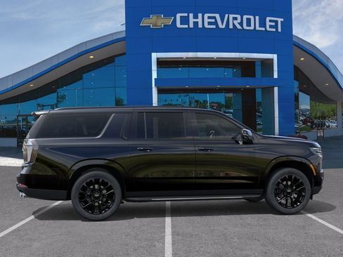 New 2026 Chevrolet Suburban RST w/ Comfort Package AWD/4WD image 5