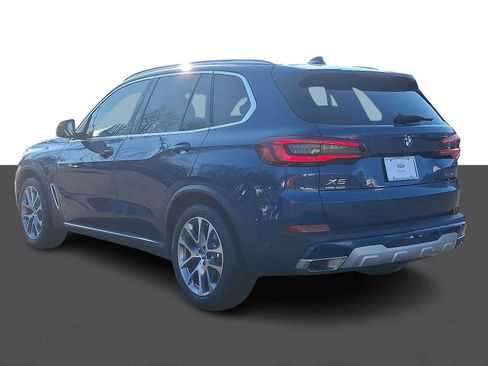 Used 2023 BMW X5 xDrive40i w/ Premium Package image 4