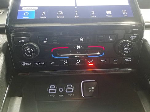 Certified 2023 Jeep Grand Cherokee L Limited w/ Black Appearance Package image 24