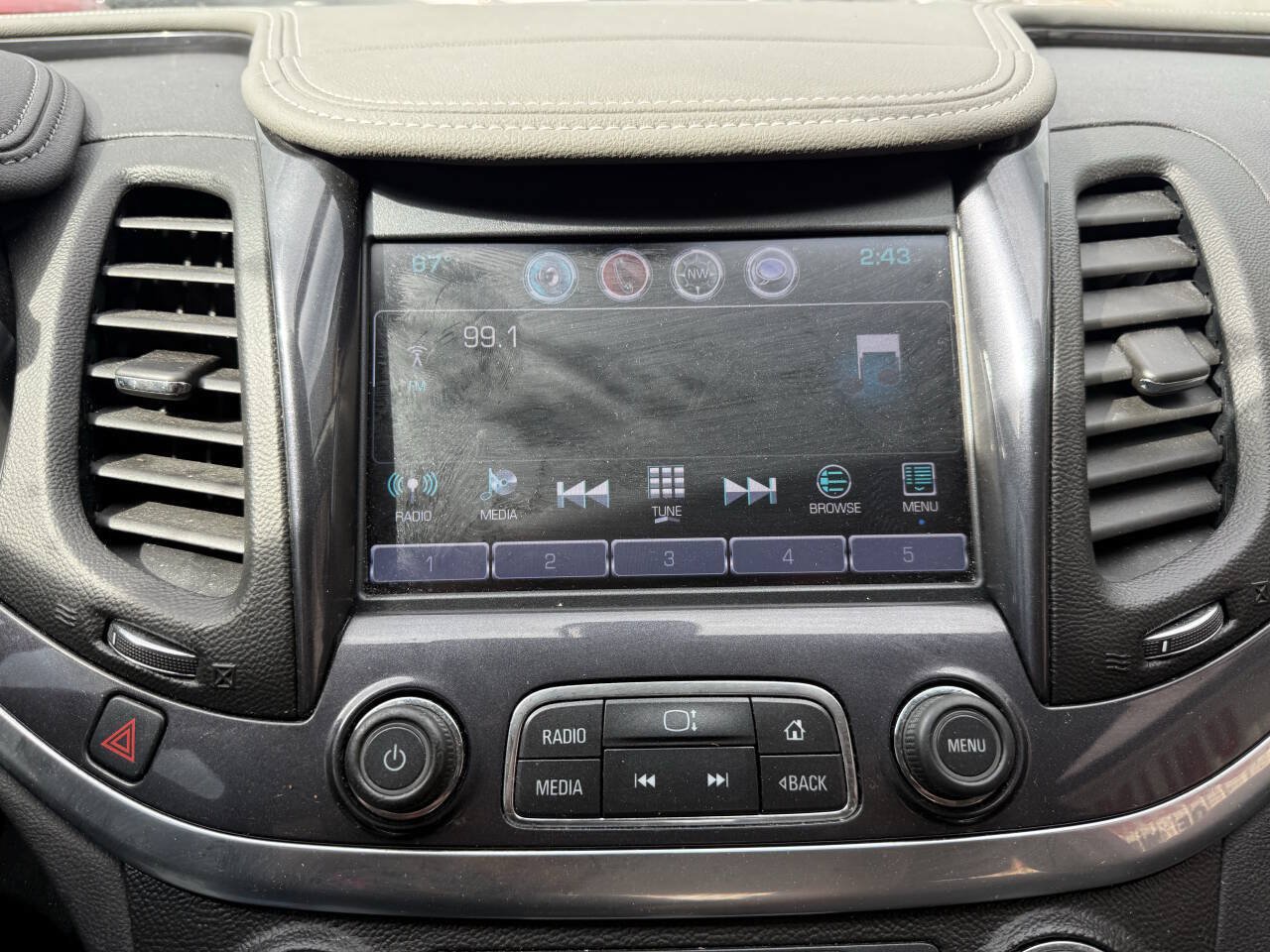 Used 2017 Chevrolet Impala LT FWD image 25