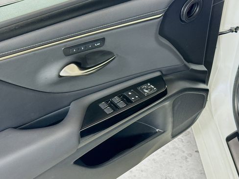 Certified 2022 Lexus ES 350 w/ Premium Package image 20