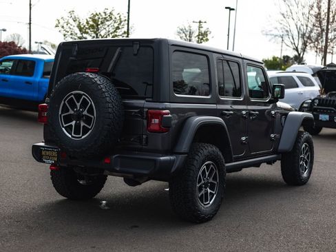 Used 2025 Jeep Wrangler Unlimited Rubicon AWD/4WD image 9