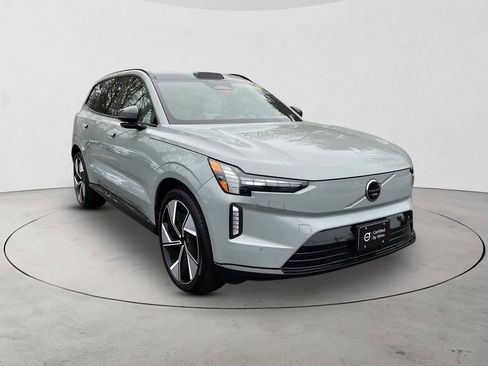 Certified 2025 Volvo EX90 Ultra AWD/4WD image 7
