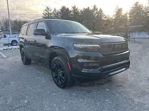 Used 2023 Jeep Grand Wagoneer Series II image 6