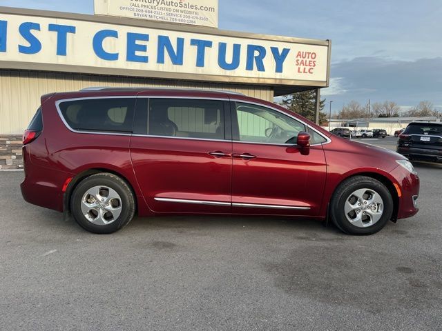 Used 2019 Chrysler Pacifica Touring-L FWD image 19