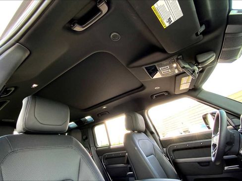Used 2024 Land Rover Defender 110 X image 13