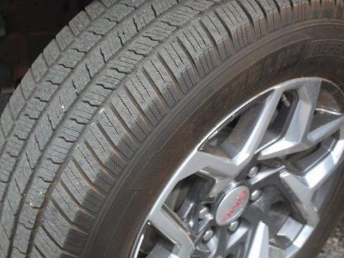 Used 2023 GMC Sierra 1500 SLT image 14