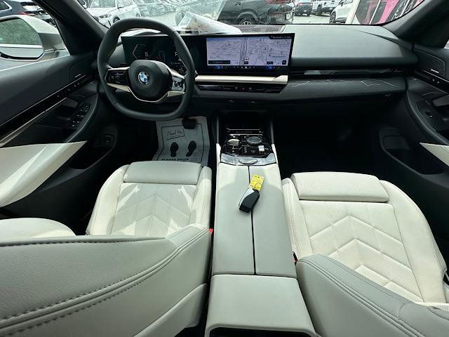 Used 2024 BMW 530i xDrive w/ Premium Package AWD/4WD image 19
