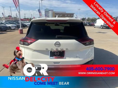 Used 2023 Nissan Rogue SL w/ SL Premium Package FWD image 4