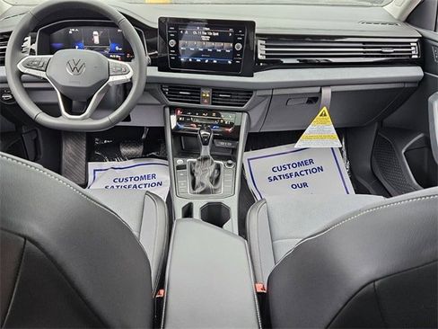 New 2026 Volkswagen Jetta SE image 8