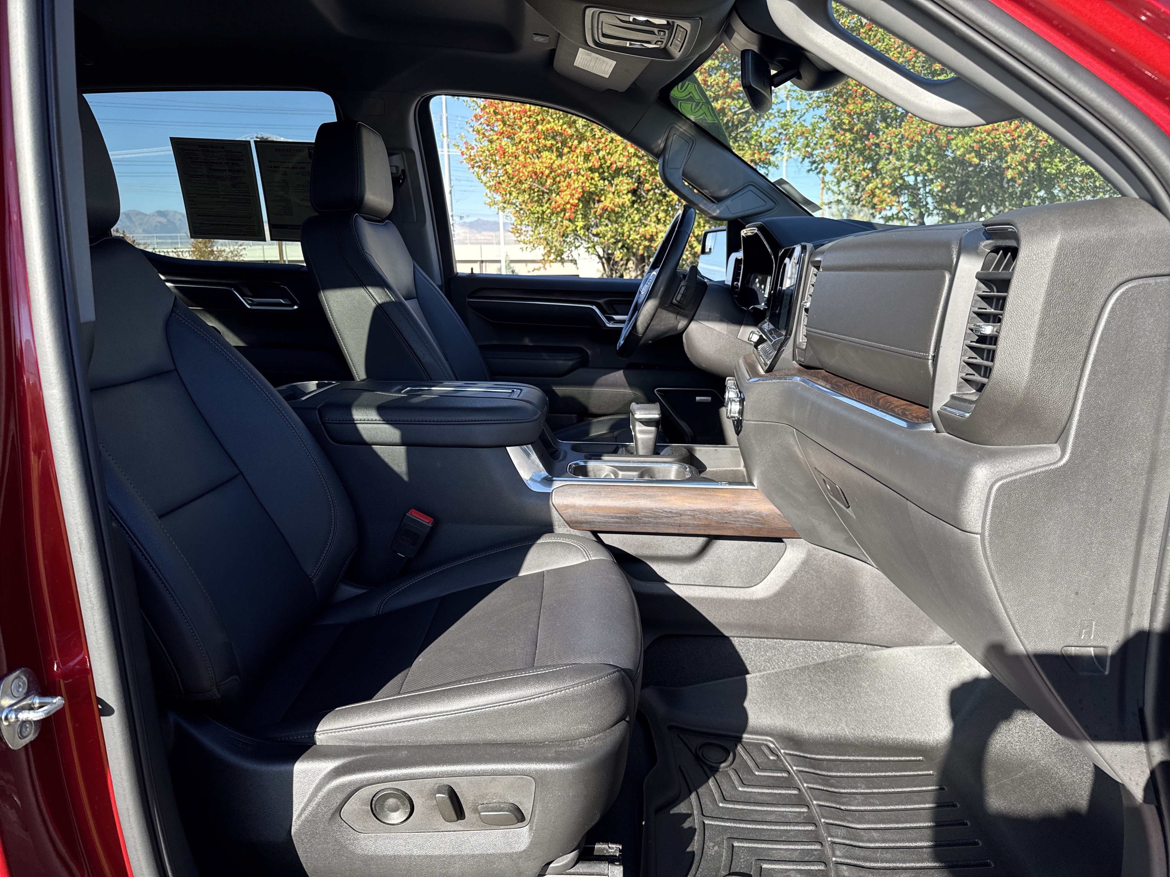 Used 2022 GMC Sierra 1500 SLT w/ SLT Convenience Package AWD/4WD image 21
