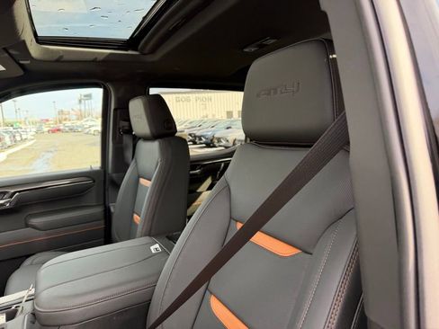 New 2026 GMC Sierra 1500 AT4 w/ Technology Package AWD/4WD image 18