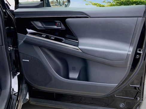 Used 2023 Subaru Solterra AWD image 26