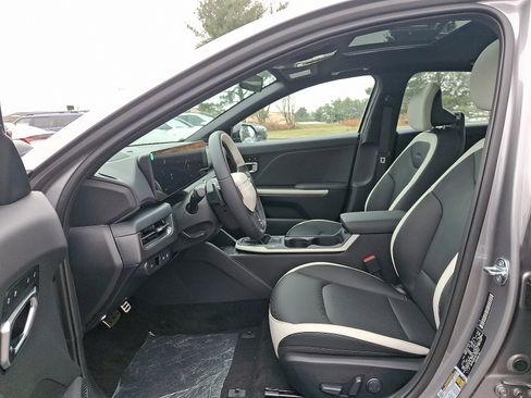 New 2025 Kia K4 GT-Line Turbo image 9