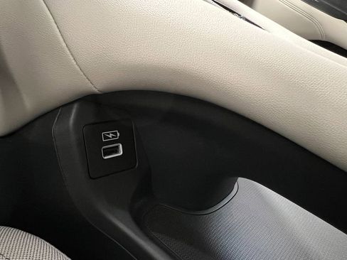 New 2025 Honda HR-V LX image 17