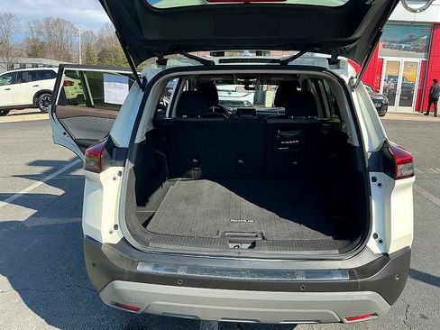 Certified 2023 Nissan Rogue SV image 25