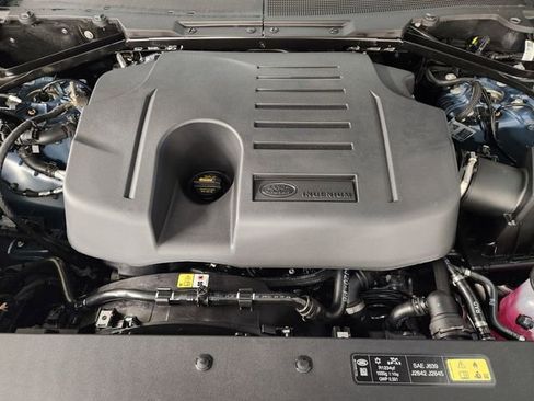 New 2026 Land Rover Defender 110 X-Dynamic SE image 32