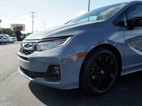 Used 2025 Honda Odyssey Sport-L image 17