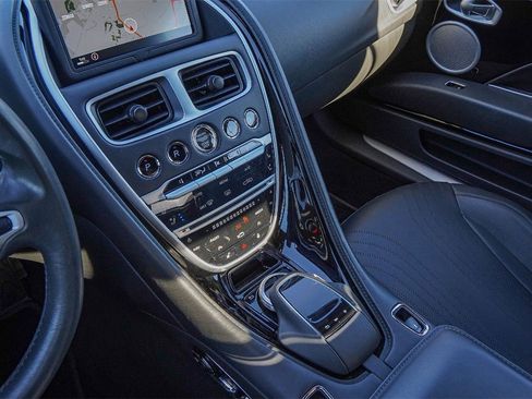 Used 2020 Aston Martin DB11 Volante image 8