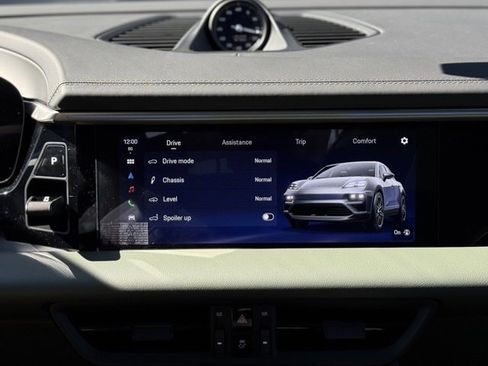 New 2025 Porsche Macan 4 Electric image 22