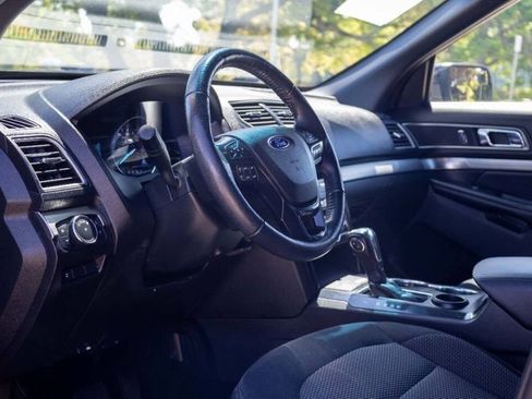 Used 2018 Ford Explorer XLT w/ Equipment Group 201A image 21