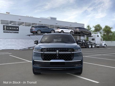 New 2026 Lincoln Navigator Reserve image 6