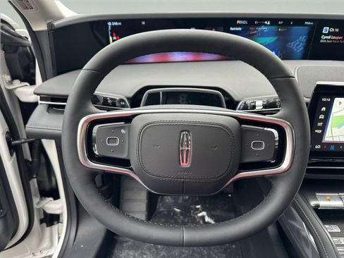 New 2026 Lincoln Nautilus Reserve image 12