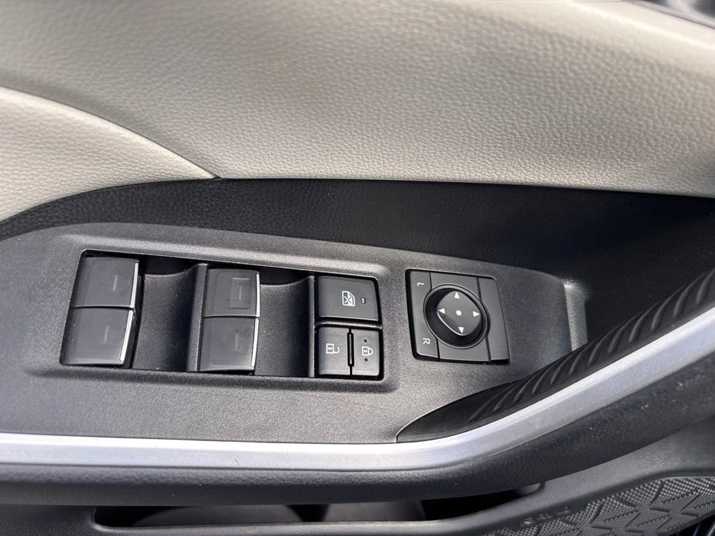 Used 2022 Toyota RAV4 XLE Premium FWD image 18