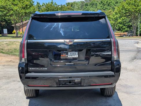 Used 2018 Cadillac Escalade ESV Luxury RWD image 7