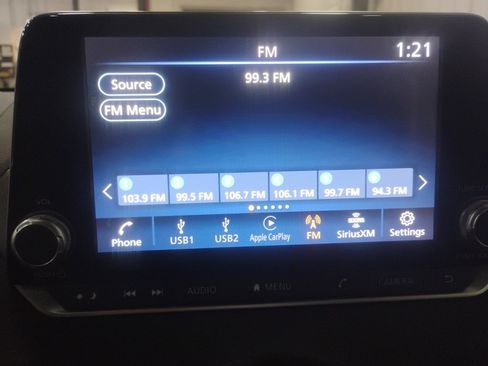 Used 2024 Nissan Sentra SV image 11