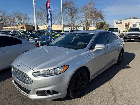 Used 2016 Ford Fusion SE w/ Equipment Group 202A FWD image 8