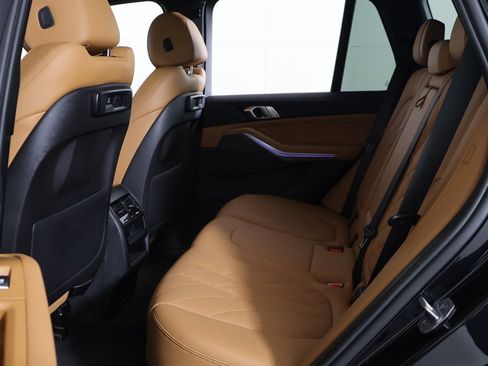 Used 2023 BMW X5 xDrive40i w/ M Sport Package image 31