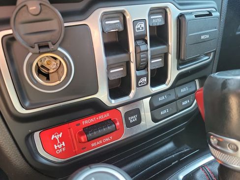 Used 2019 Jeep Wrangler Unlimited Rubicon AWD/4WD image 22