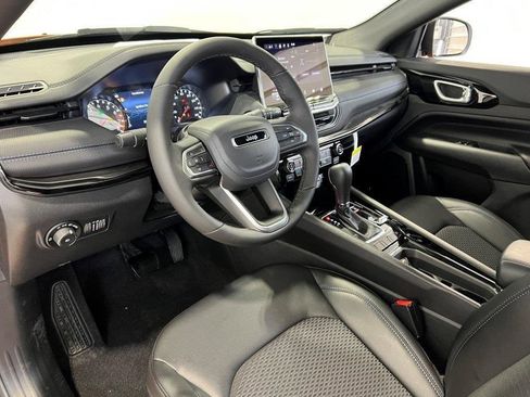 New 2026 Jeep Compass Latitude image 24