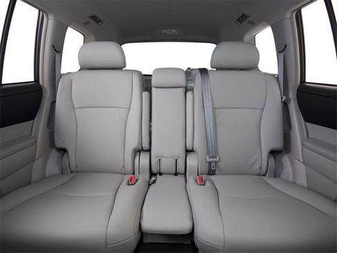 Used 2013 Toyota Highlander SE AWD/4WD image 17