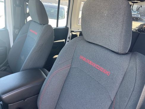 Used 2025 Jeep Wrangler Unlimited Rubicon image 15