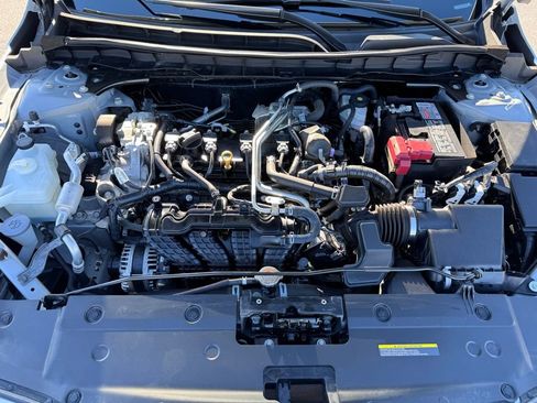 Used 2024 Nissan Altima 2.5 SV image 8
