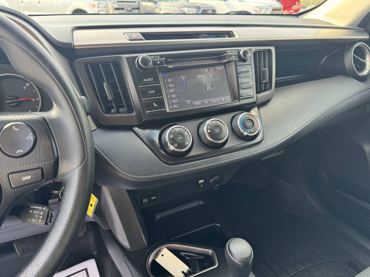 Used 2016 Toyota RAV4 LE AWD/4WD image 21