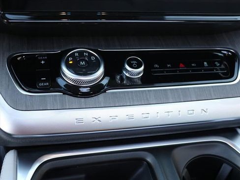 New 2025 Ford Expedition Platinum w/ Platinum Ultimate Package image 23