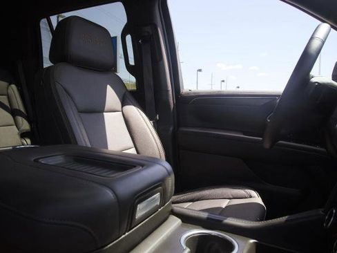 Used 2024 Chevrolet Tahoe High Country AWD/4WD image 26