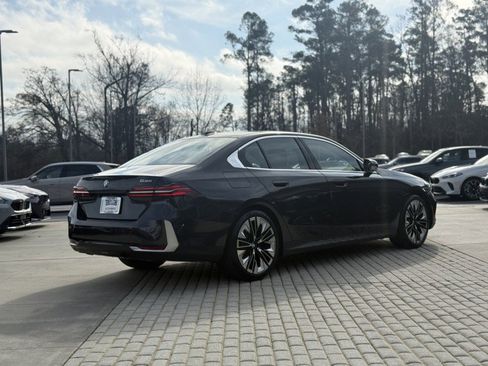 Certified 2025 BMW 530i w/ Premium Package image 6