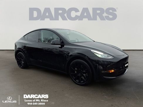 Used 2021 Tesla Model Y Long Range image 1