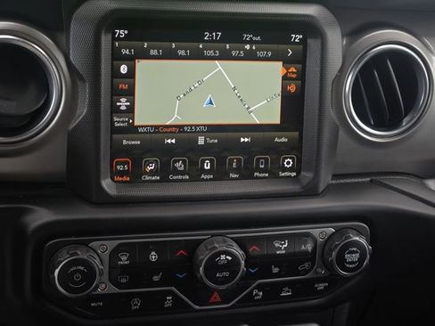Used 2021 Jeep Wrangler Unlimited Sahara AWD/4WD image 21