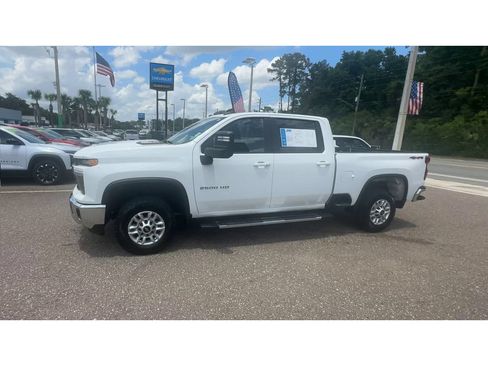 Used 2025 Chevrolet Silverado 2500 LT w/ Convenience Package AWD/4WD image 6