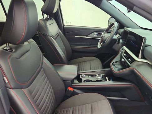 Used 2025 Ford Explorer ST-Line w/ Premium Package image 25