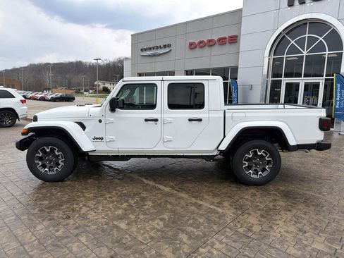 New 2026 Jeep Gladiator Sport image 5