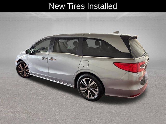 Used 2024 Honda Odyssey Touring image 2