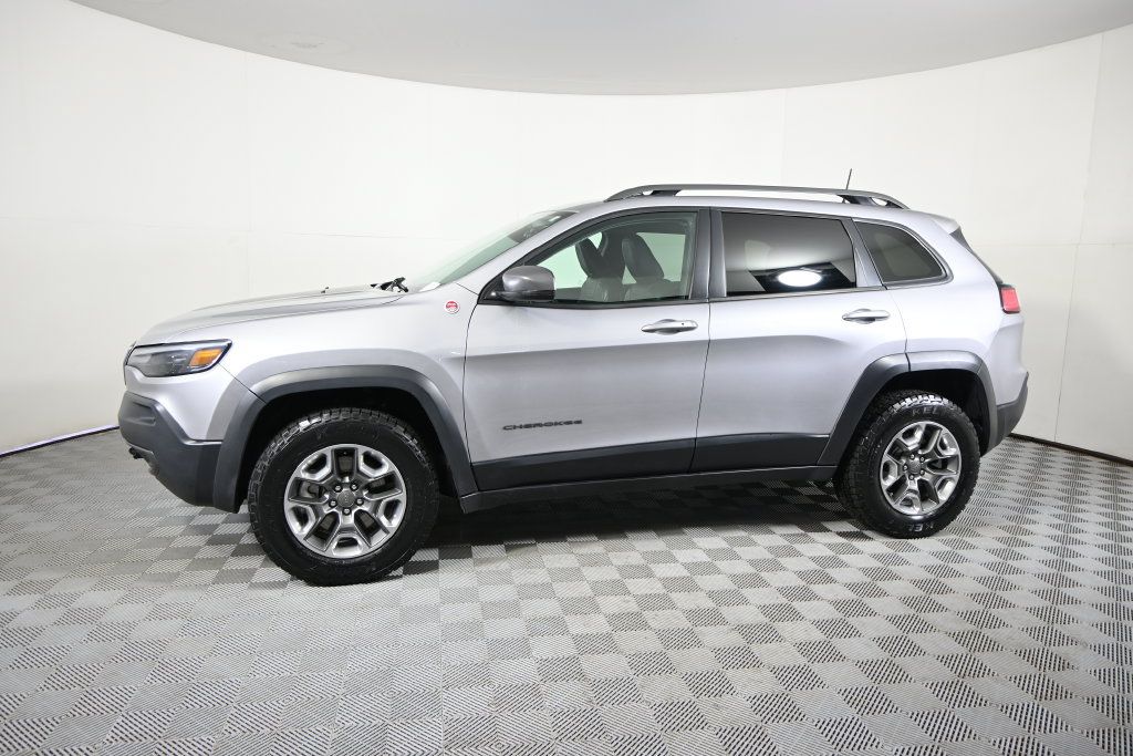 Used 2019 Jeep Cherokee Trailhawk AWD/4WD image 2
