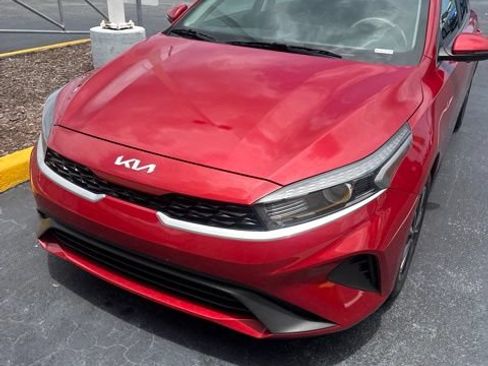Used 2024 Kia Forte LXS w/ LXS Technology Package FWD image 2